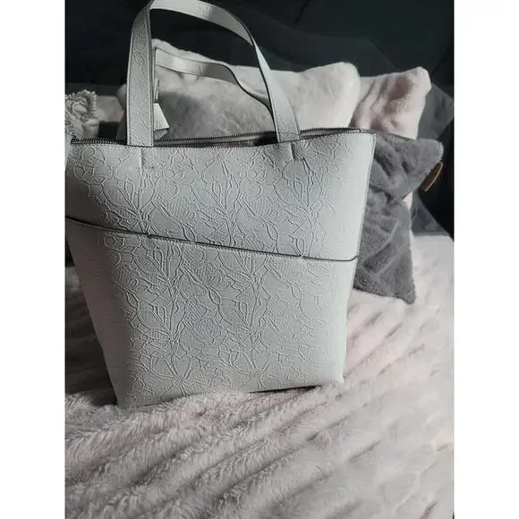 karl lagerfeld handbag - Picture 4 of 7